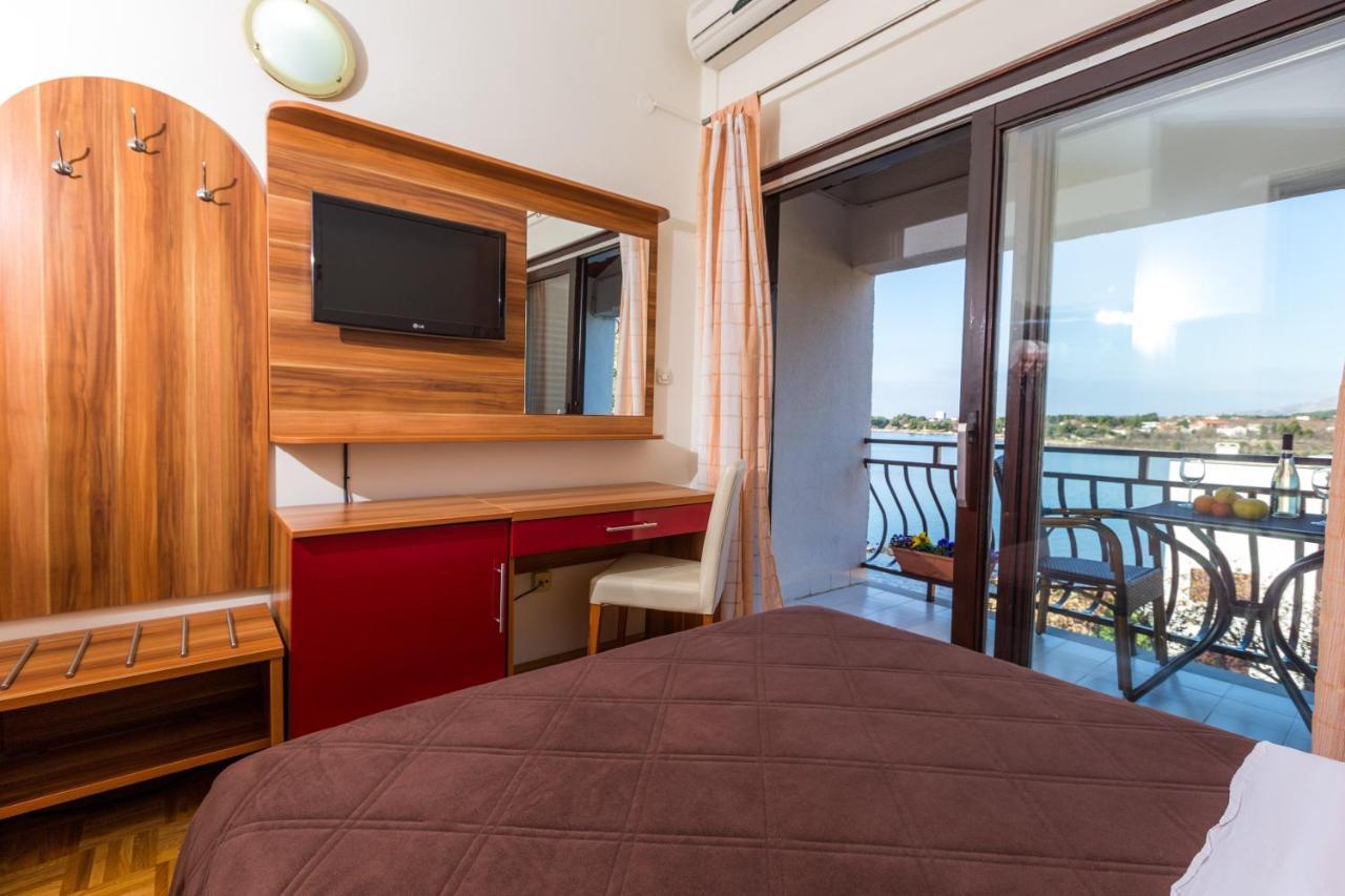 スタリグラード Pansion Croatia Bed & Breakfast エクステリア 写真